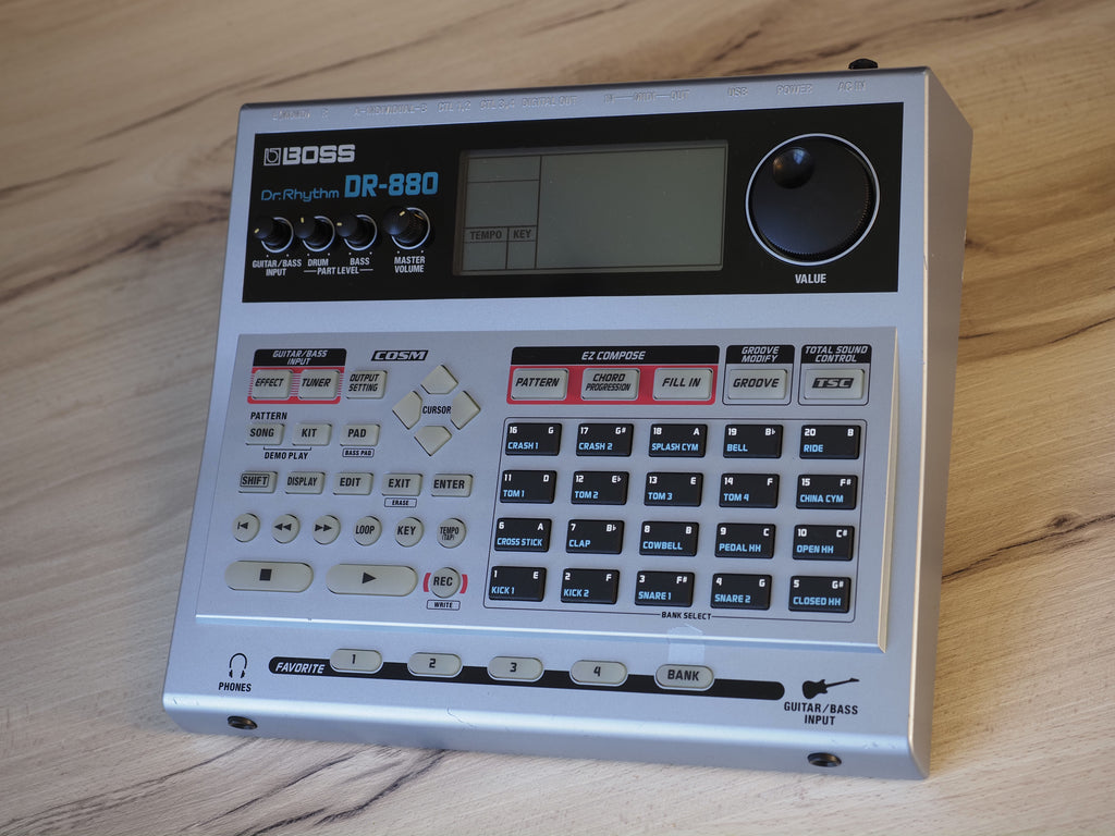 Boss DR-880