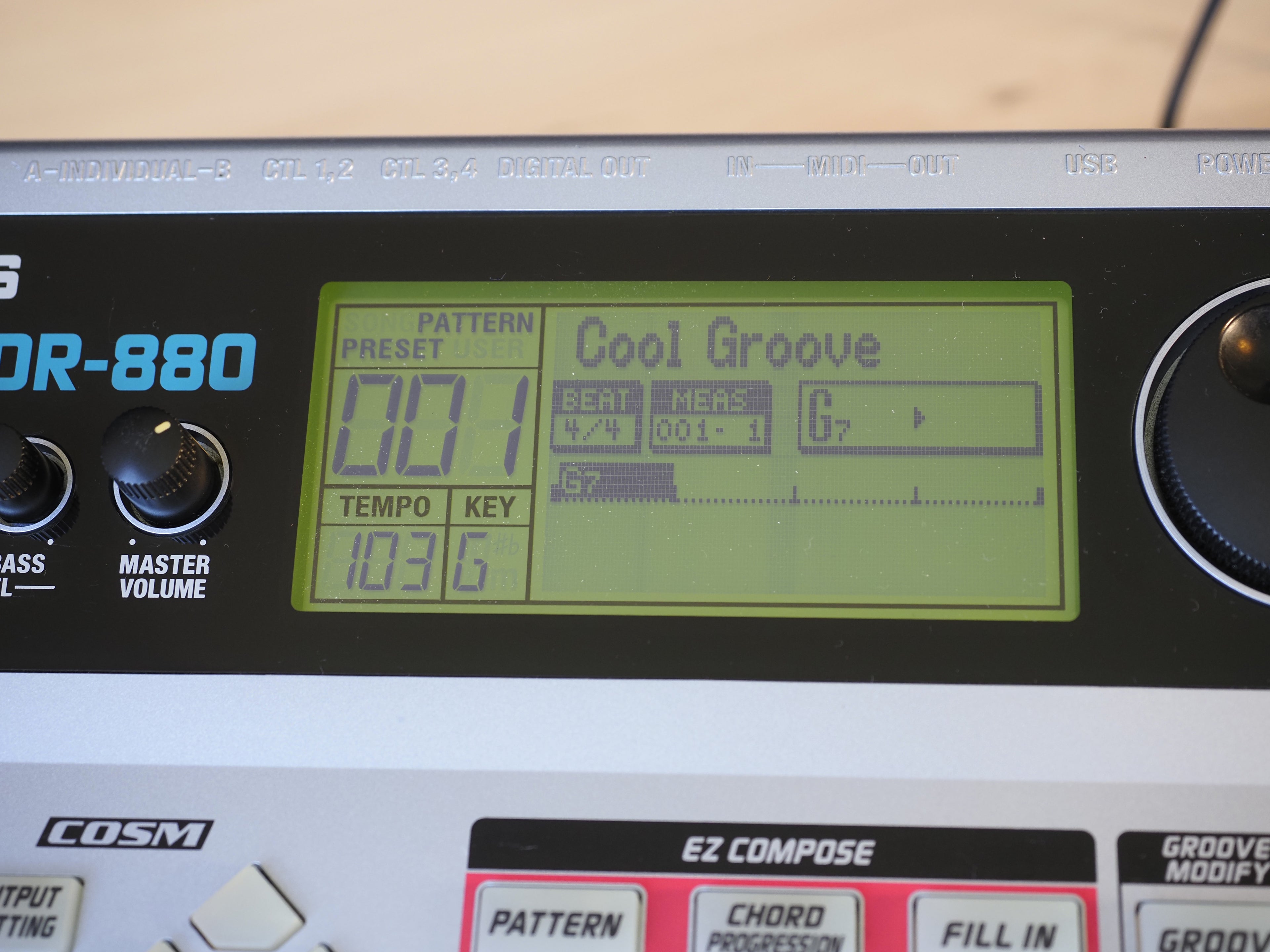 Boss DR-880