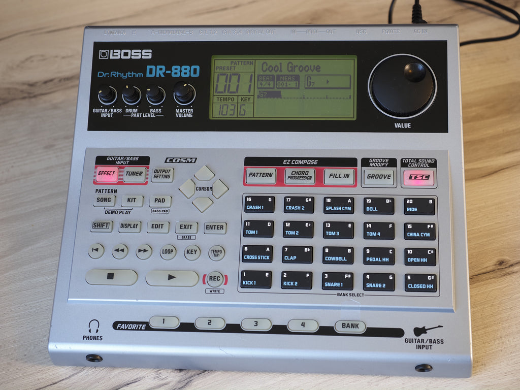 Boss DR-880