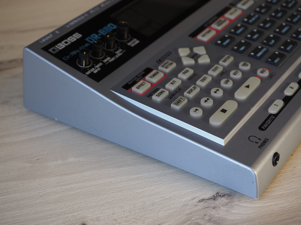 Boss DR-880