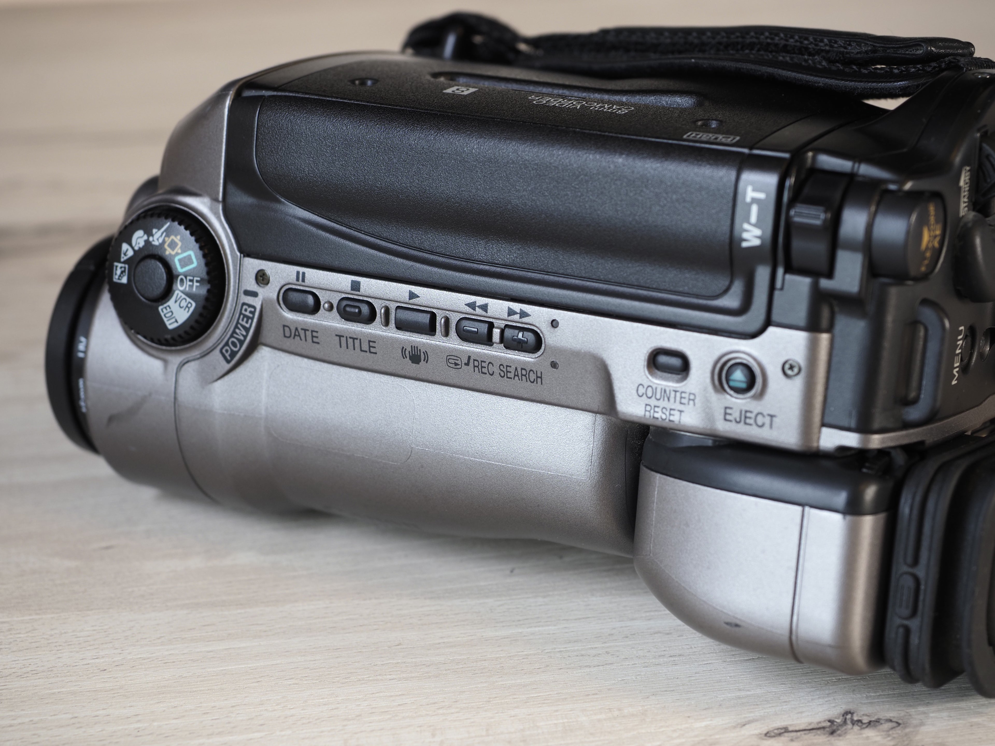 Canon ES970 Video Camera
