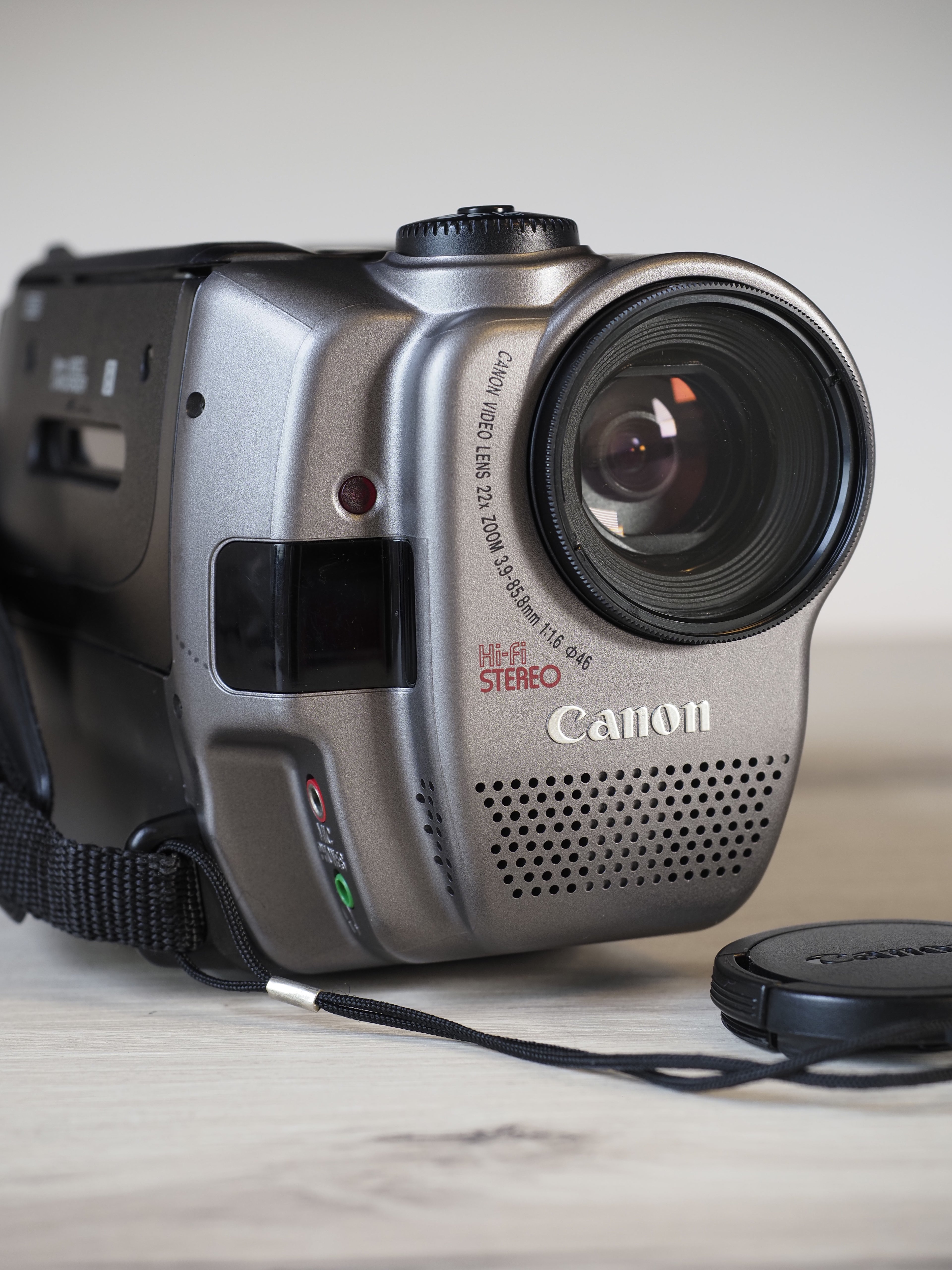 Canon ES970 Video Camera